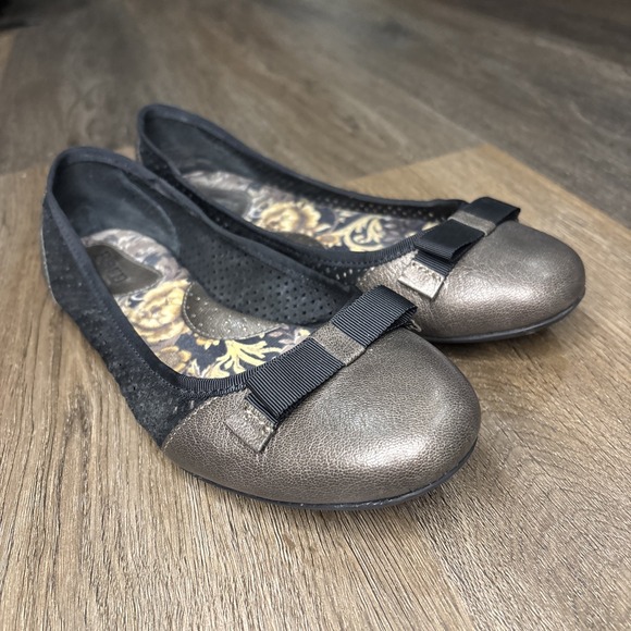 Born Womens Mardea Ballet Flat Size 9 Bronze Black Perf Suede Bow‎ Slip On Shoe - Picture 2 of 10